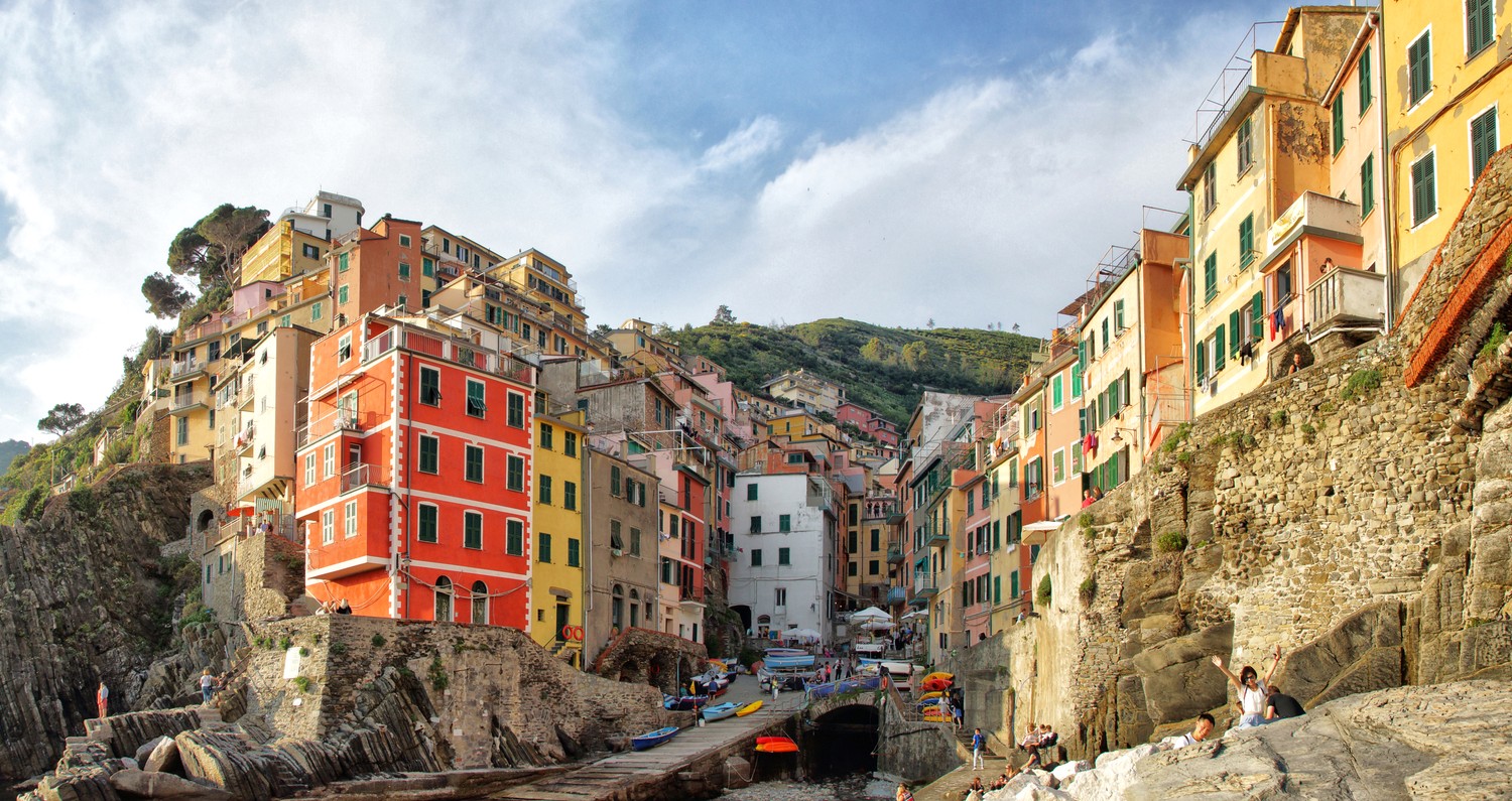 Riomaggiore: A Vibrant Coastal Village in Cinque Terre