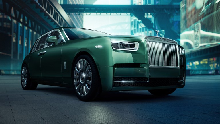 Download High-Quality Rolls Royce Ghost 5K Wallpaper