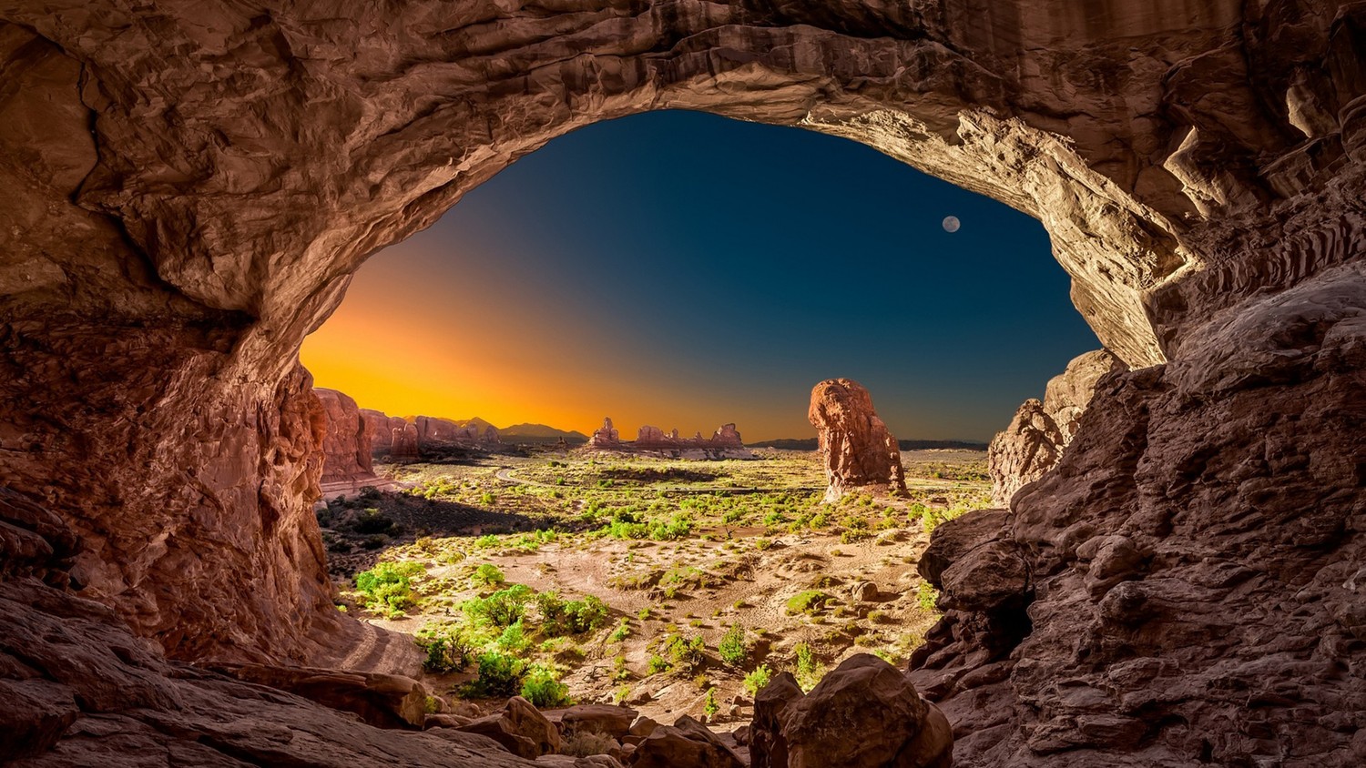 Explora la Belleza Natural del Lago Escondido en el Parque Nacional Yosemite