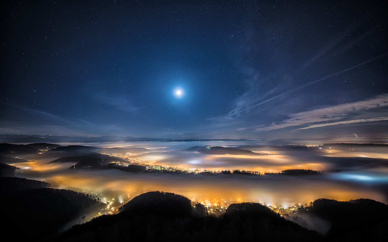 Breathtaking 4K Wallpaper of Swiss Mountain Plateau Under the Moonlight