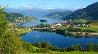 Explora la Belleza de un Paisaje de Fiordo Sereno