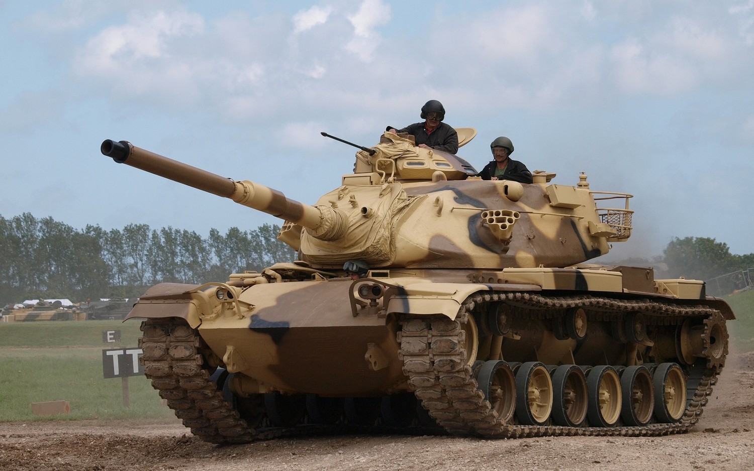 Experience the Power of the M1 Abrams Tank