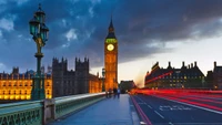 Explora el fondo de pantalla icónico del Big Ben y el Palacio de Westminster