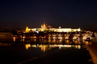 Impresionante Vista Nocturna de los Reflejos del Castillo de Praga