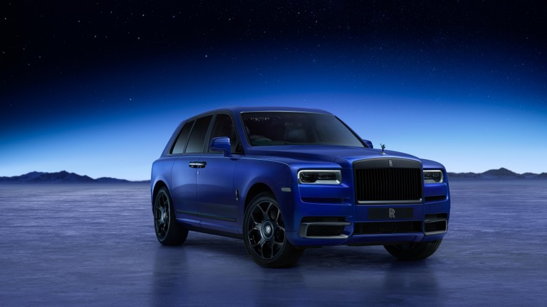 High-Quality Rolls Royce Cullinan Black Badge Wallpaper