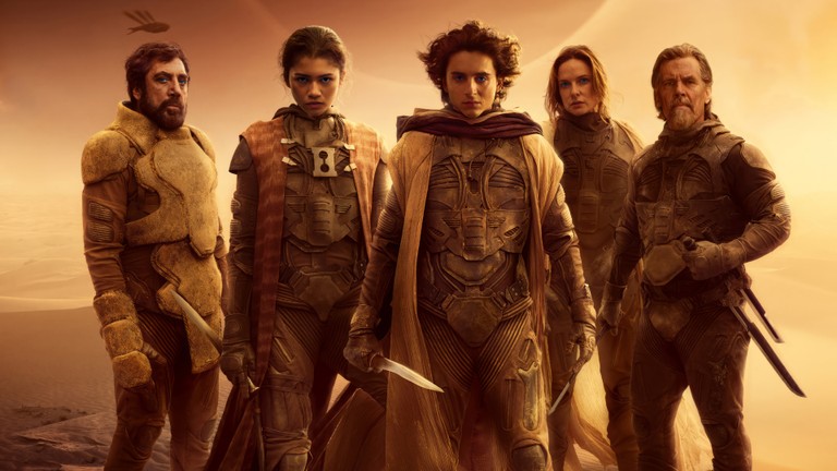 Download Dune Part 2 Wallpaper Featuring Paul Atreides and Chani