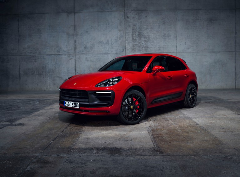 Stunning 4K Wallpaper of Porsche Macan GTS