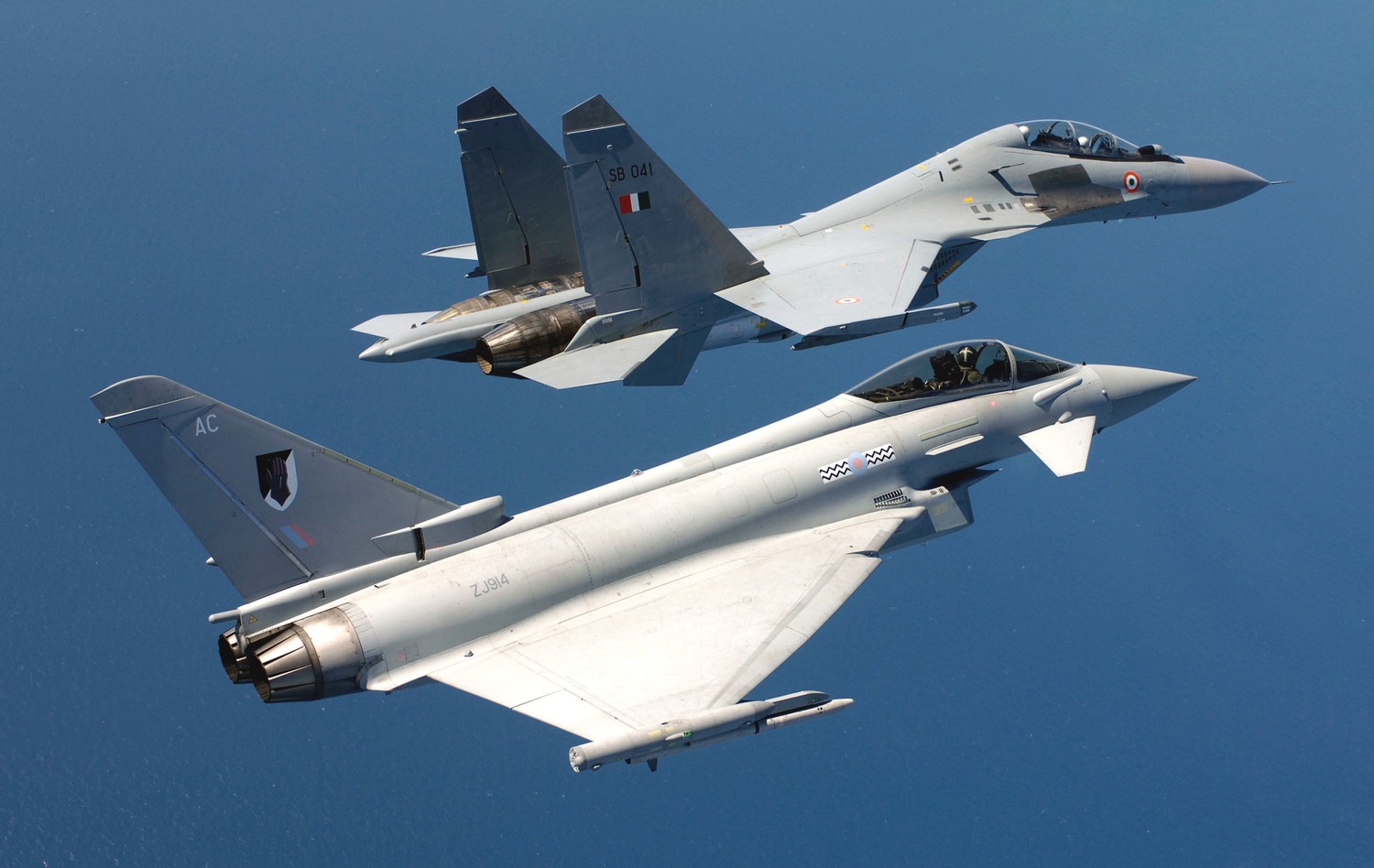 Download High-Quality Wallpaper of Eurofighter Typhoon and Sukhoi Su-30