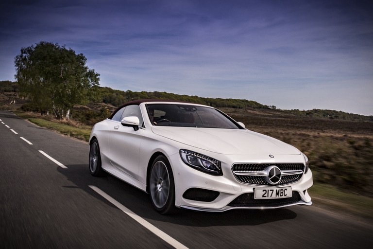 Download This Stunning Mercedes-Benz Convertible Wallpaper