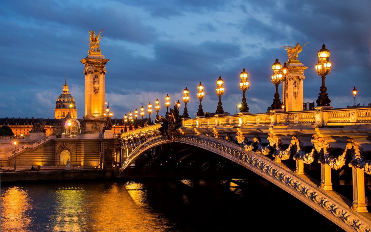 Breathtaking Night View of Pont Alexandre III