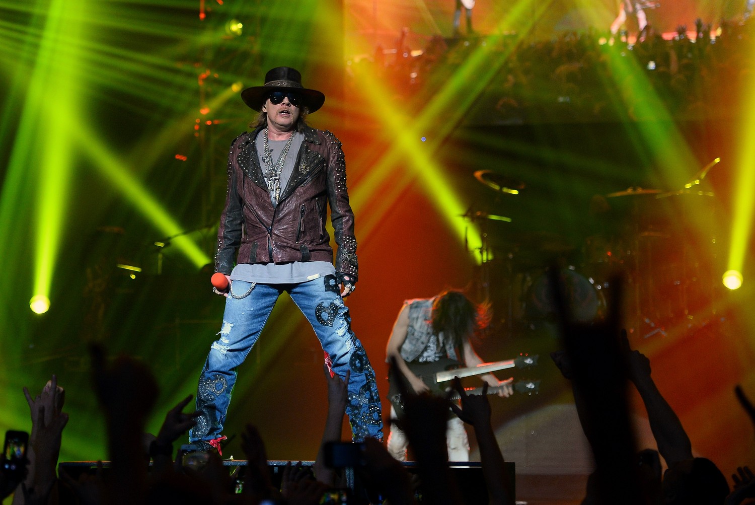 Guns N' Roses en direct : Axl Rose captivant la scène