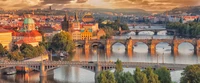 Explora la hermosa ciudad de Praga al atardecer