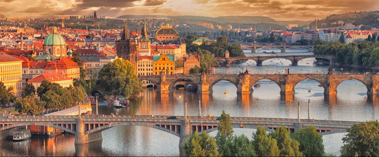 Explore the Beautiful Prague Cityscape at Dusk