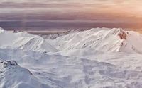 Descarga Hermoso Fondo de Pantalla de Montañas Nevadas