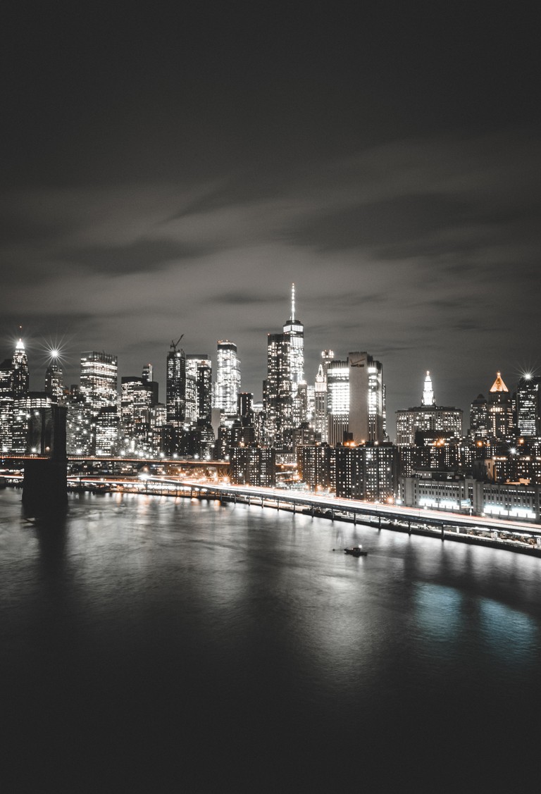 Manhattan Bridge at Night: A Captivating 4K Cityscape