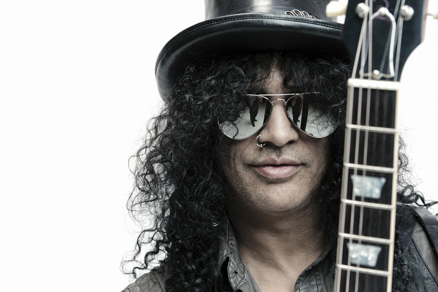 Explore Our Classic Slash Wallpaper