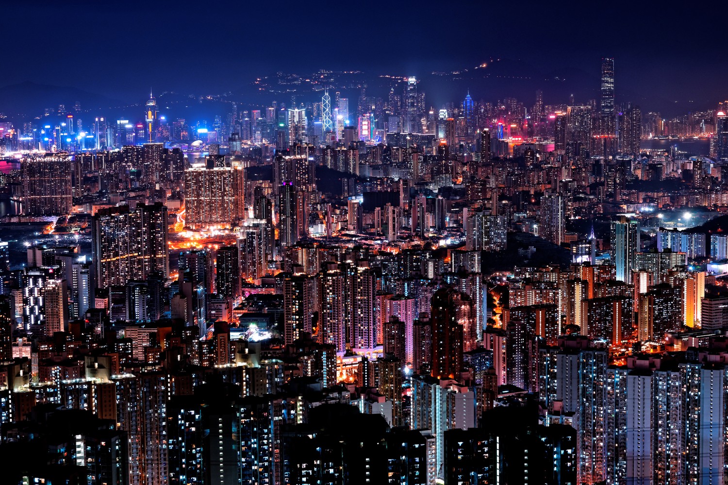 Impresionante Vista Nocturna del Paisaje Urbano de Hong Kong