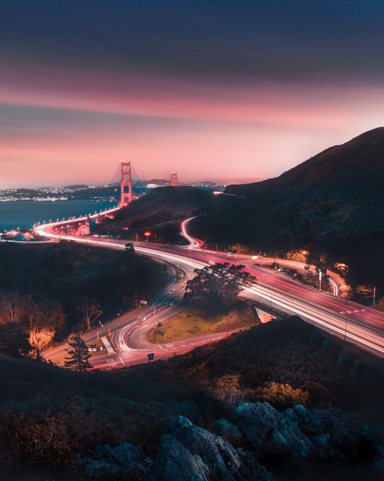 Experience the Beauty of the Golden Gate Bridge at Sunset