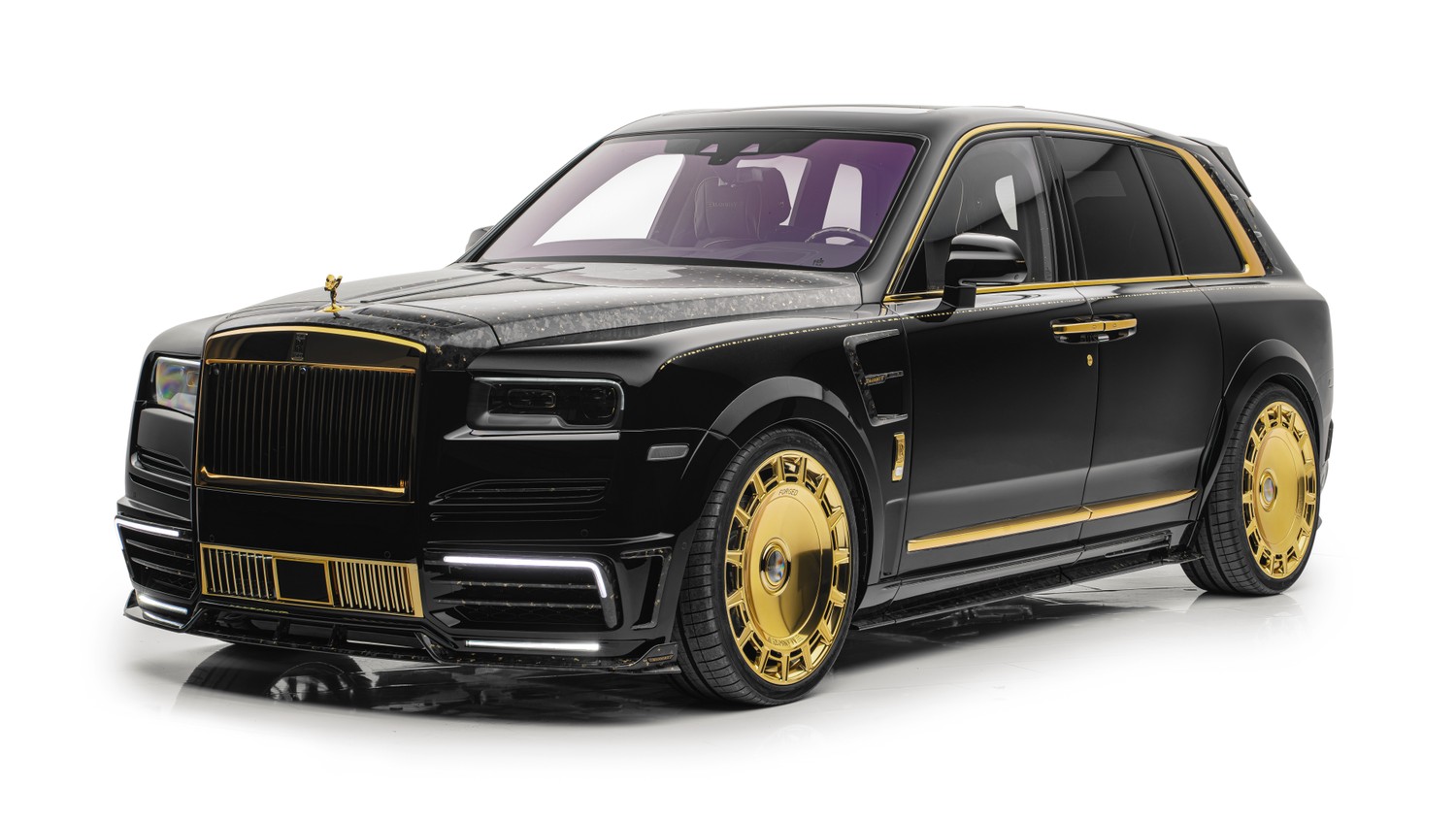 Download High-Quality Rolls Royce Cullinan Wallpapers in 5K & 8K