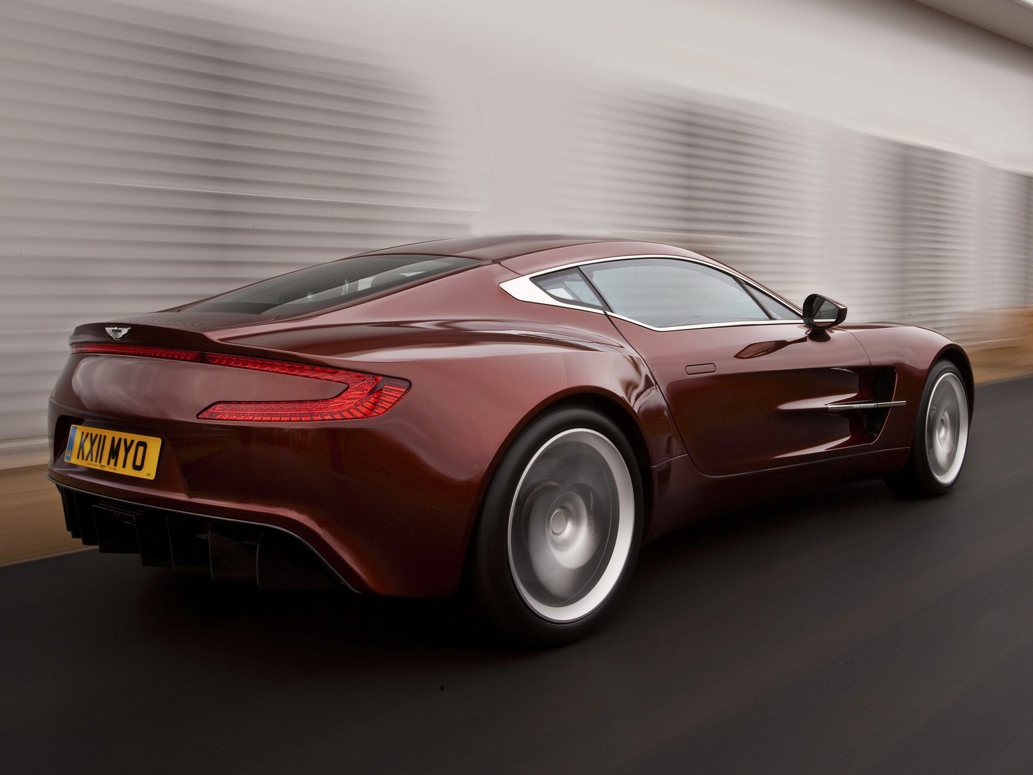 Stunning Aston Martin Supercars Wallpapers