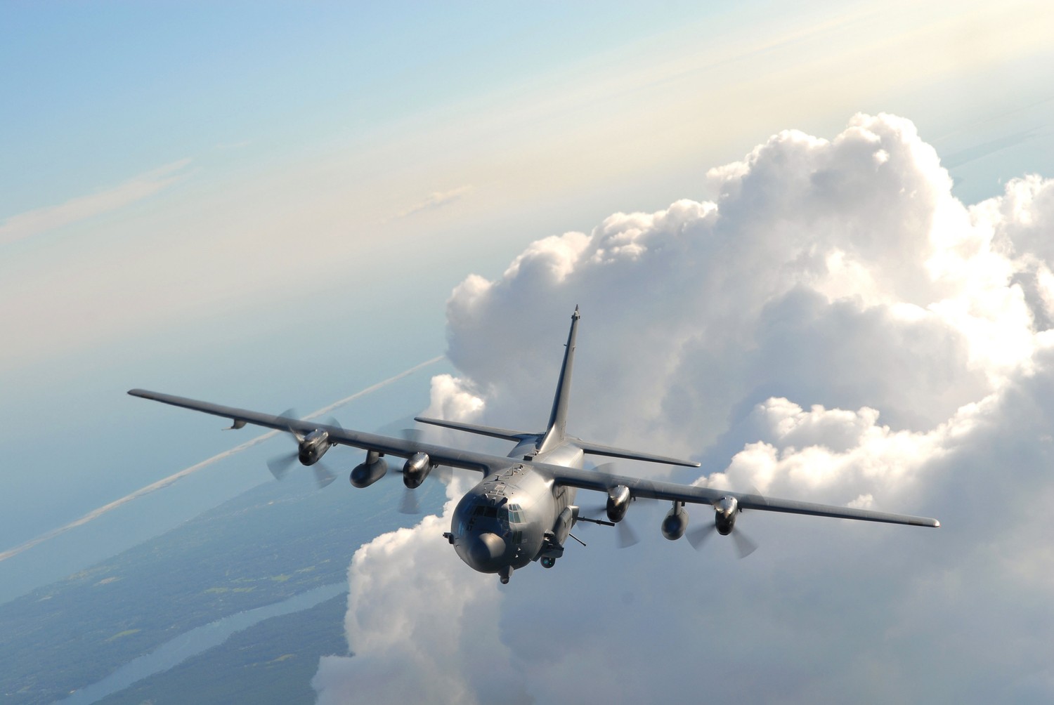 Download High-Quality Lockheed AC-130 Gunship Wallpaper