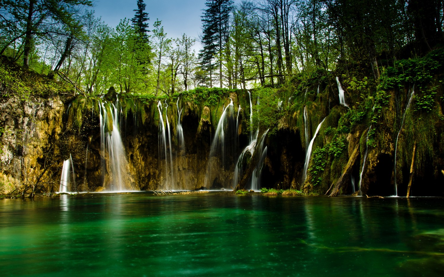 Impresionante Fondo de Pantalla del Parque Nacional de los Lagos de Plitvice