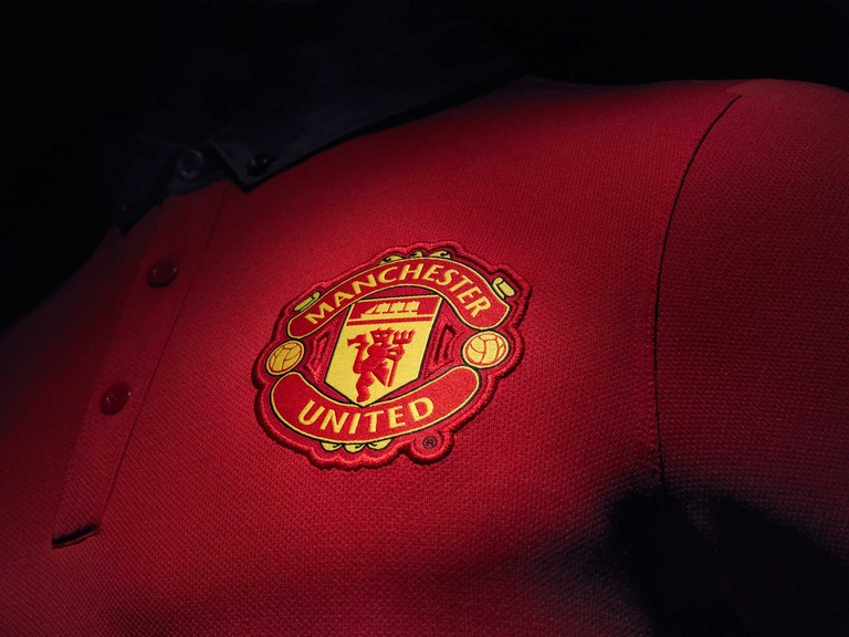 Download Manchester United FC Emblem Wallpaper