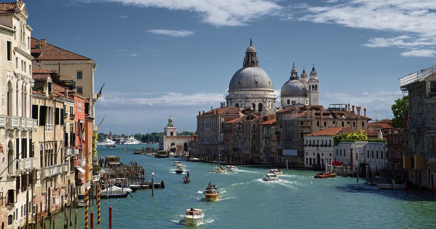 Explore the Beauty of the Grand Canal in Venice