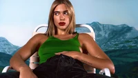 Dua Lipa: Fondo de Pantalla Cautivador para Fans