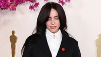 Billie Eilish Oscar Night Wallpaper