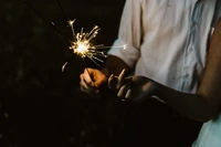 Fondo de Pantalla de Estrella Fugaz y Fuegos Artificiales para el Año Nuevo