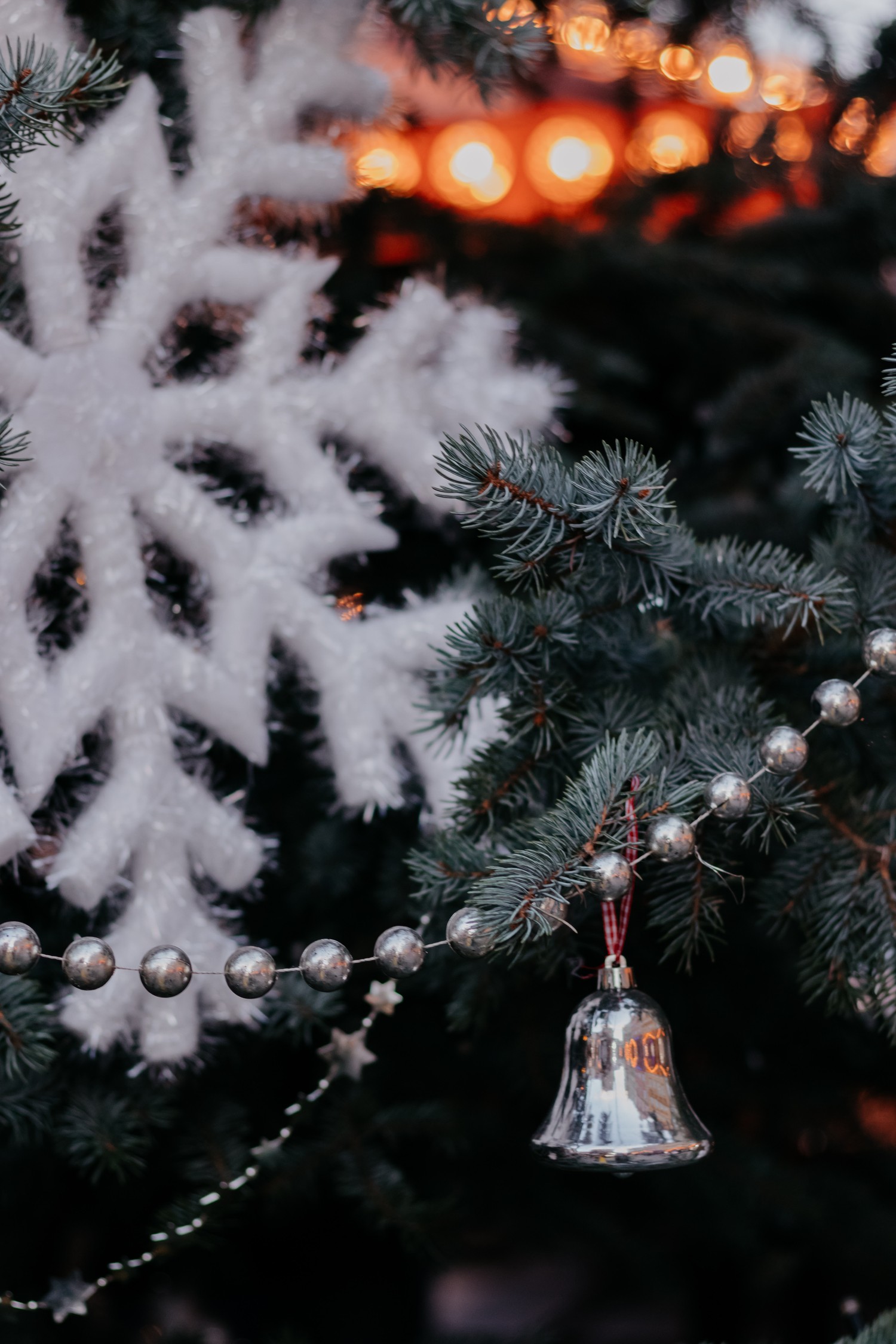 Téléchargez Notre Fond d'Écran Festif de Sapin de Noël