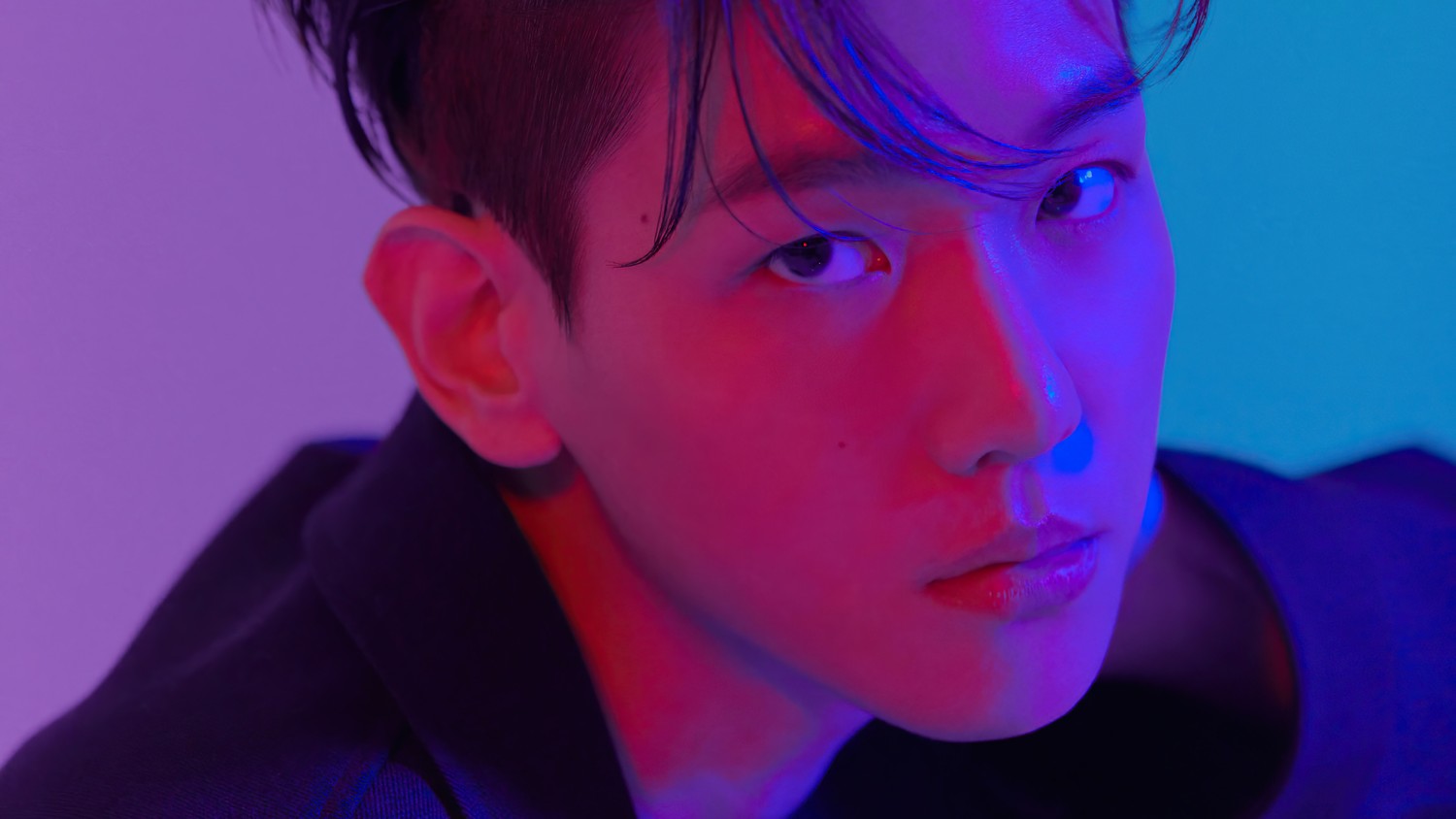 Immerse Yourself in Baekhyun's Colorful World