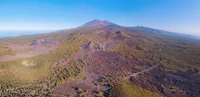 Fondo de Pantalla de Paisaje de Volcán Extinto