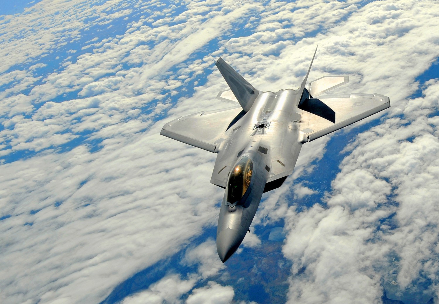 Explore the F-22 Raptor: Iconic Military Fighter Aircraft Wallpaper