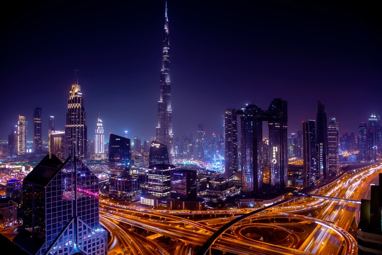 Download 5K Wallpaper of Dubai's Majestic Night Skyline