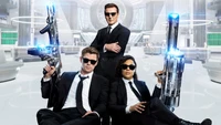 Téléchargez des fonds d'écran Men in Black International avec Liam Neeson, Chris Hemsworth et Tessa Thompson