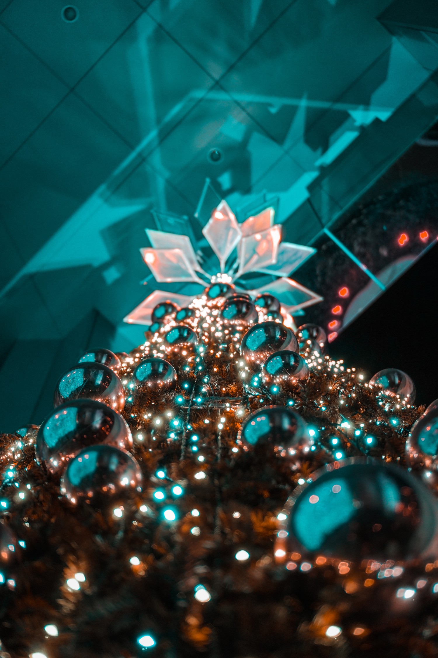 Aqua and Blue Christmas Tree Wallpaper