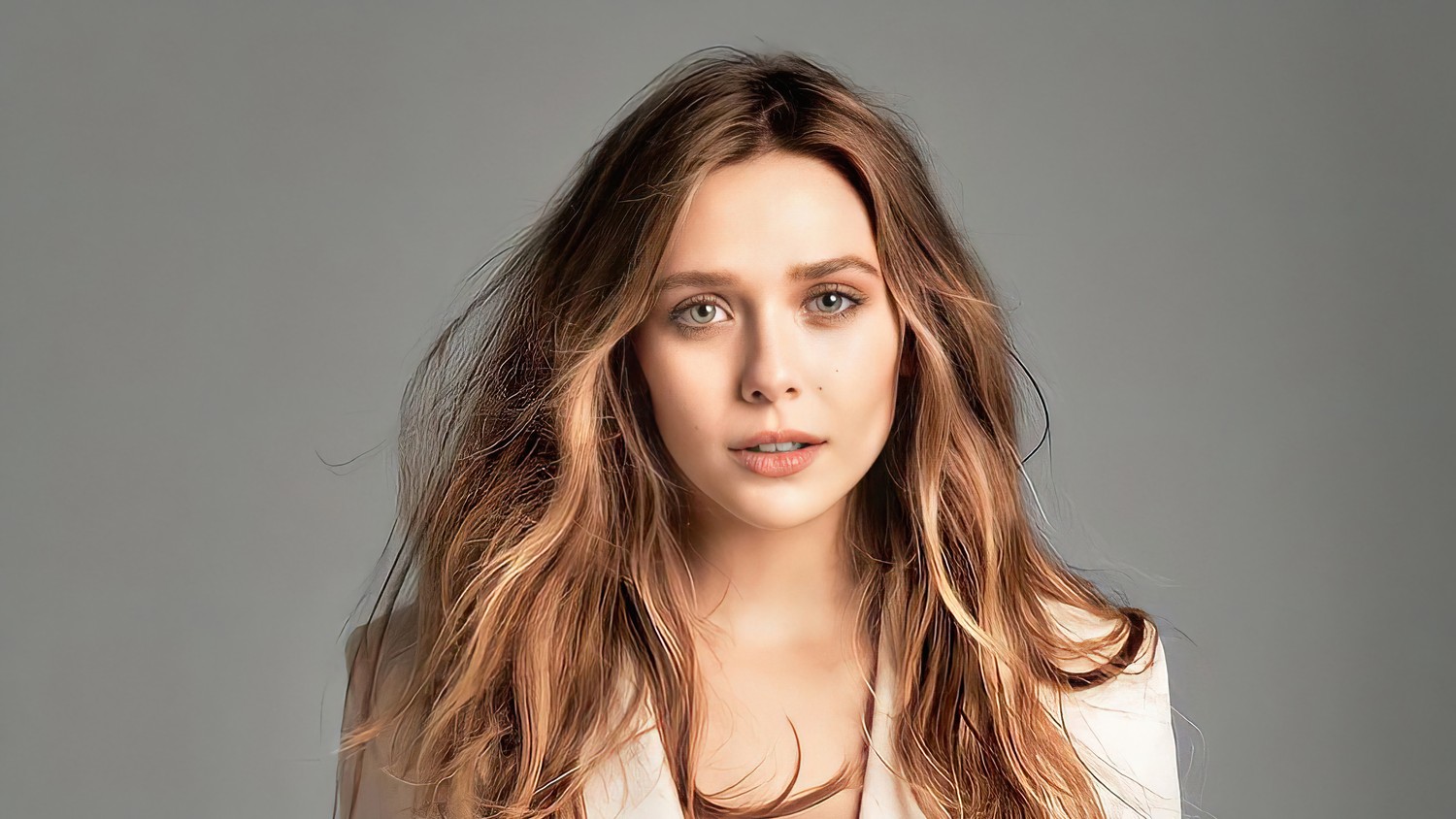 Download Beautiful Elizabeth Olsen Wallpaper