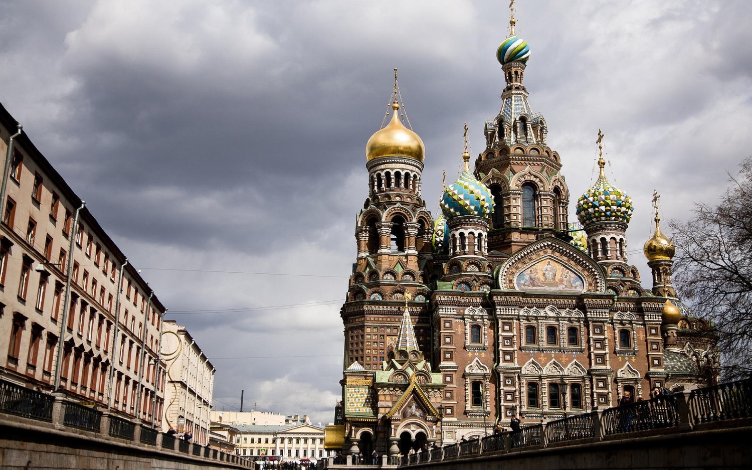 Explore the Breathtaking Church of the Savior on Blood Wallpaper