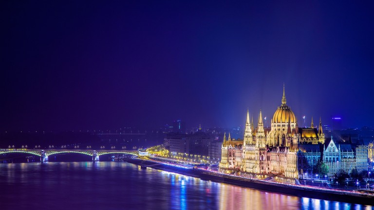 Download the Majestic Nightscape of the Hungarian Parliament Building